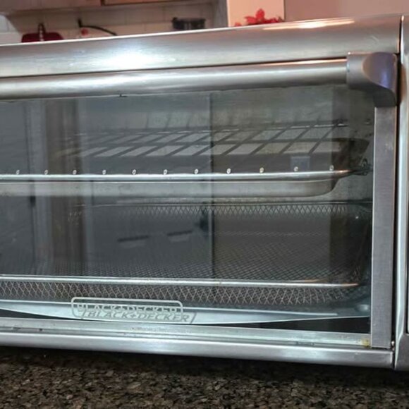 BLACK+DECKER Toaster Oven - Picture 2 of 4